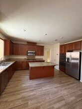 31572 Blossom Hill Ct in Murrieta, CA - Foto de edificio - Building Photo