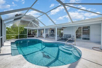 426 S Neptune Dr in Satellite Beach, FL - Foto de edificio - Building Photo