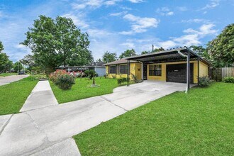 2404 Grape Ln in Pasadena, TX - Building Photo - Building Photo