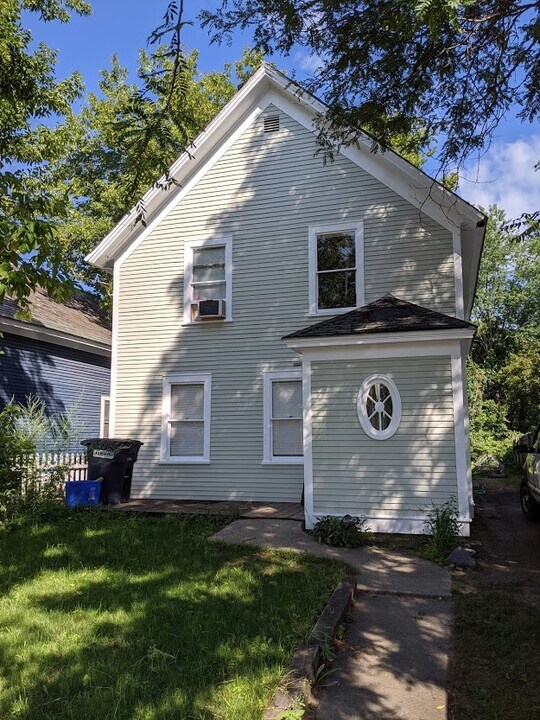 276 Colchester Ave in Burlington, VT - Building Photo