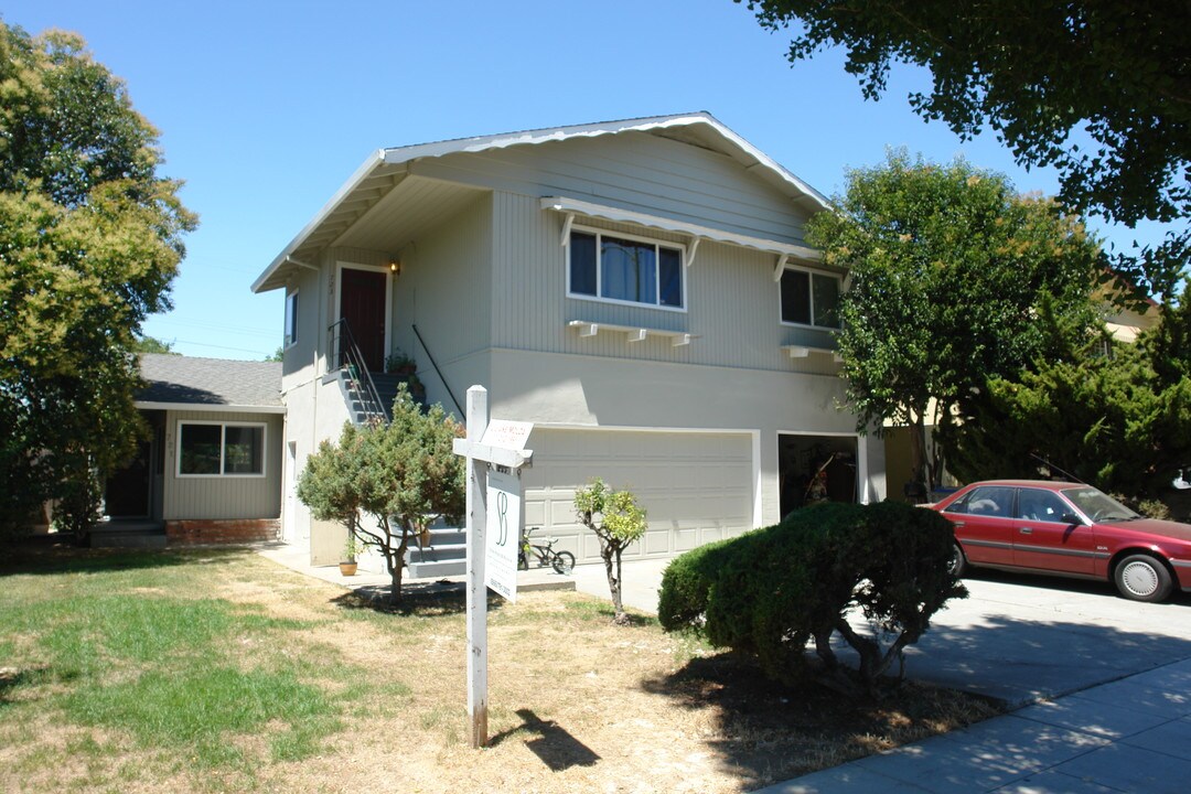 721-723 Concord Ave in San Jose, CA - Building Photo