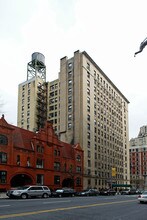 393 West End Ave in New York, NY - Foto de edificio - Building Photo