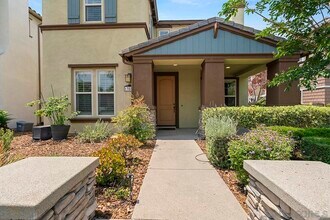 13582 Hyacinth Hills Way in San Diego, CA - Building Photo - Building Photo