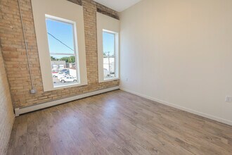 225 N Sibley Ave, Unit 3 in Litchfield, MN - Building Photo - Building Photo