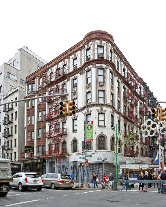 390 Broome St in New York, NY - Building Photo