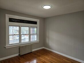 222 Danforth Ave in Jersey City, NJ - Building Photo - Building Photo
