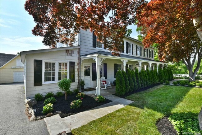 1415 Old Northern Blvd in Roslyn, NY - Building Photo - Building Photo