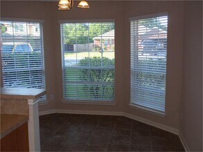 12371 Ridgecrest Dr in Willis, TX - Foto de edificio - Building Photo