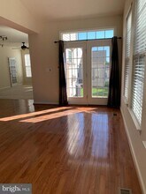 8379 Academy Rd in Ellicott City, MD - Foto de edificio - Building Photo