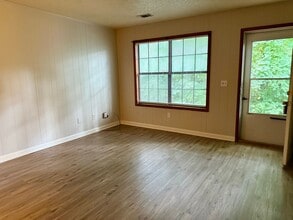 560 E Maple St in Nashville, TN - Building Photo - Building Photo