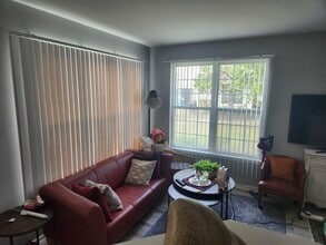 710 Mill Cir in Wheeling, IL - Building Photo - Building Photo