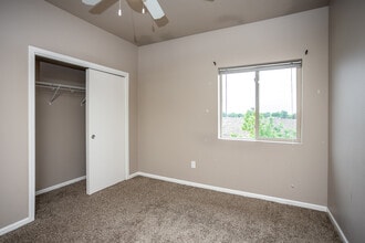 Capitol Grove Apartments in Des Moines, IA - Foto de edificio - Interior Photo