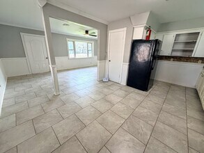 801 Sundale Dr in Lake Charles, LA - Building Photo - Building Photo