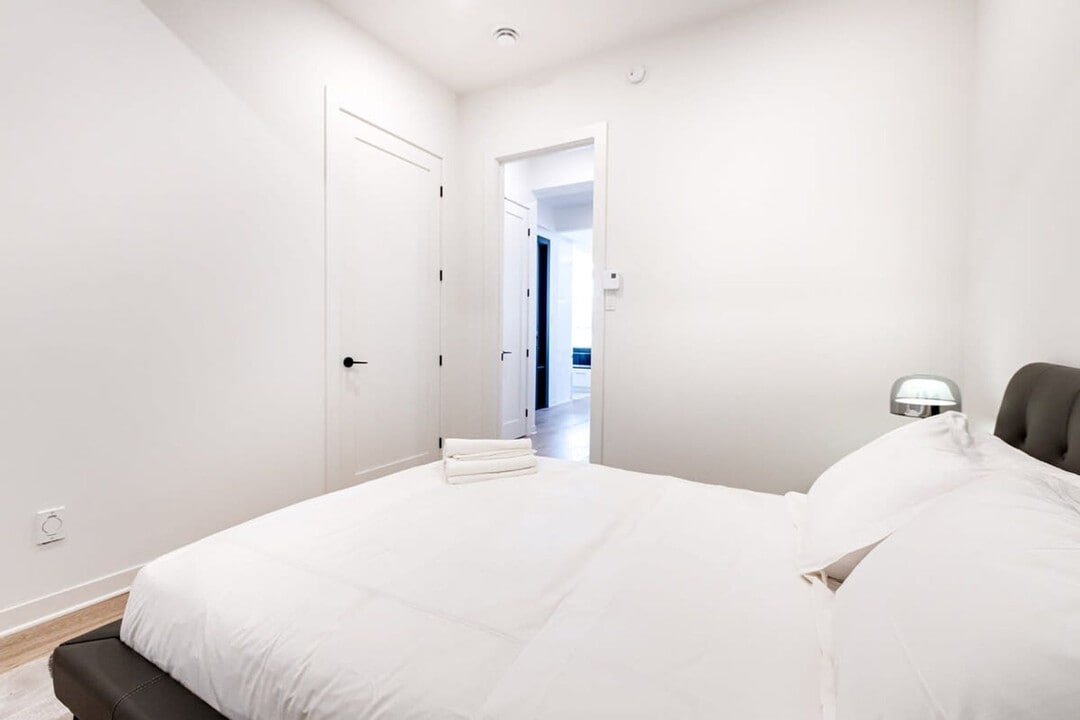 4500 Rue Hutchison in Montréal, QC - Building Photo