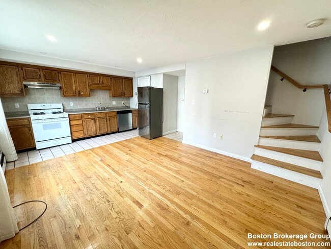 185 Sydney St, Unit 2 in Boston, MA - Foto de edificio - Building Photo