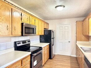 206 Pappy Dr in Oak Grove, KY - Building Photo - Building Photo