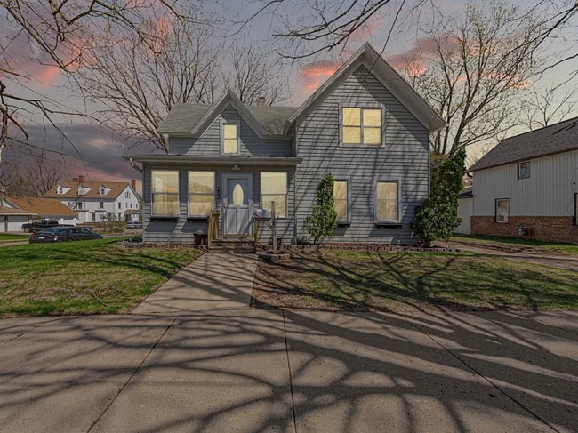 property at 203 2nd Ave SW
