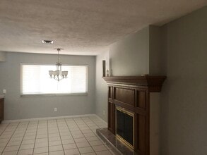 302 Coronation Dr in O'Fallon, MO - Building Photo - Building Photo