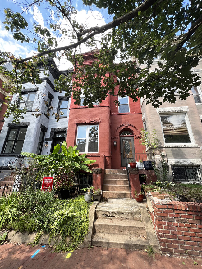 27 Seaton Plz NW | Rentals in Washington, DC