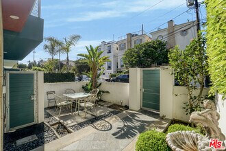 120 Fleet St in Marina Del Rey, CA - Building Photo - Building Photo