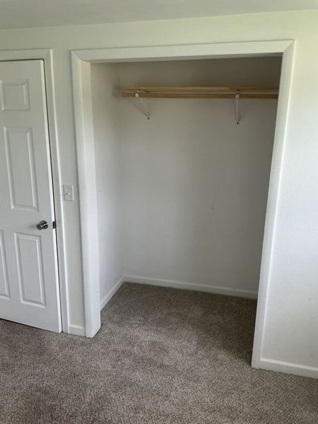 105 E Glendale St in Manito, IL - Building Photo - Building Photo