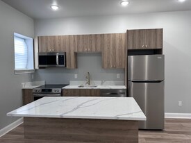 1147 S 52nd St in Philadelphia, PA - Building Photo