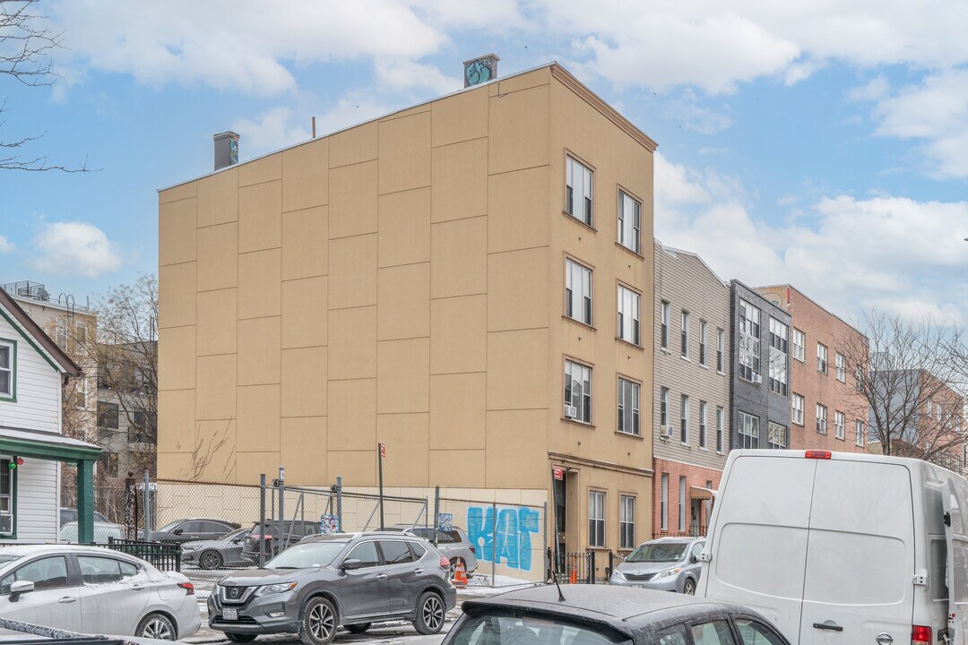 1362 DeKalb Ave in Brooklyn, NY - Building Photo