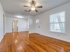 3836 Van Ness Ln in Dallas, TX - Building Photo - Building Photo
