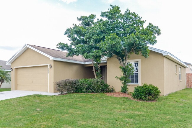 2937 Coach Lamp Rd in Mulberry, FL - Building Photo - Building Photo