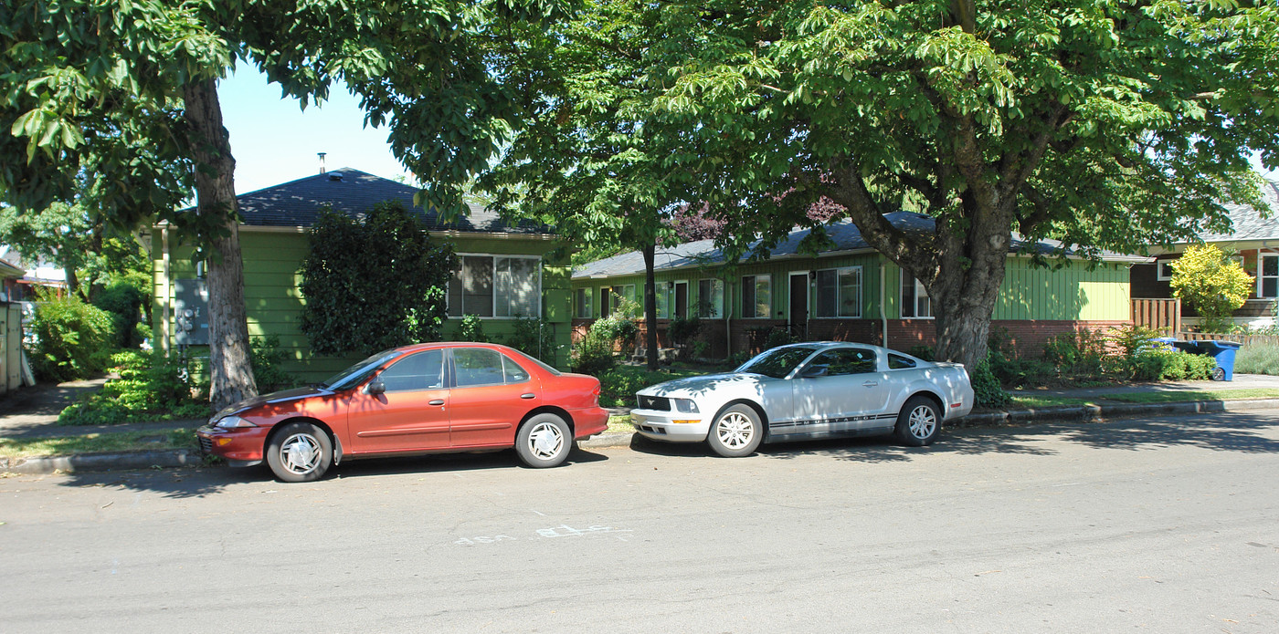 507-525 NE 78th Ave in Portland, OR - Building Photo