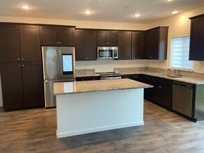 12198 Encanto Wy in Rancho Cordova, CA - Building Photo - Building Photo