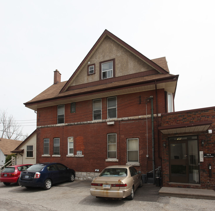 466 Millard Ave in Newmarket, ON - Building Photo