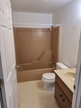 3924 Country Pl, Unit D in Sheboygan, WI - Building Photo - Building Photo