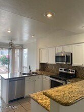15233 S 13th Way in Phoenix, AZ - Building Photo - Building Photo