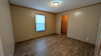 4804 Saint Andrews Chu Rd in Sanford, NC - Foto de edificio - Building Photo