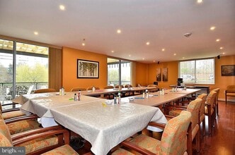 10401 Grosvenor Pl in Rockville, MD - Building Photo - Building Photo