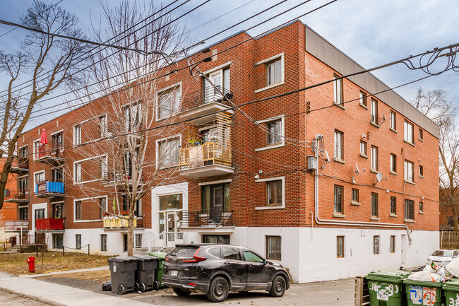 3880 Plamondon Av in Montréal, QC - Building Photo - Building Photo