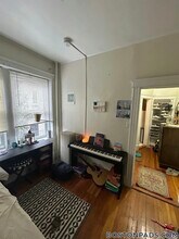 107 Gordon St, Unit 2 in Boston, MA - Foto de edificio - Building Photo