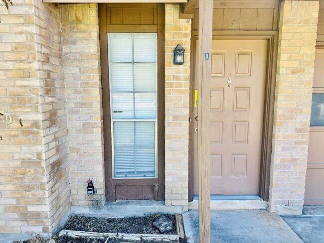 12213 Dundee Dr in Austin, TX - Building Photo - Building Photo