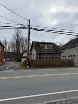 958 Main St in Newfoundland, PA - Building Photo