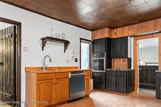 378 Broadway, Unit 1 in Ulster Park, NY - Building Photo - Building Photo