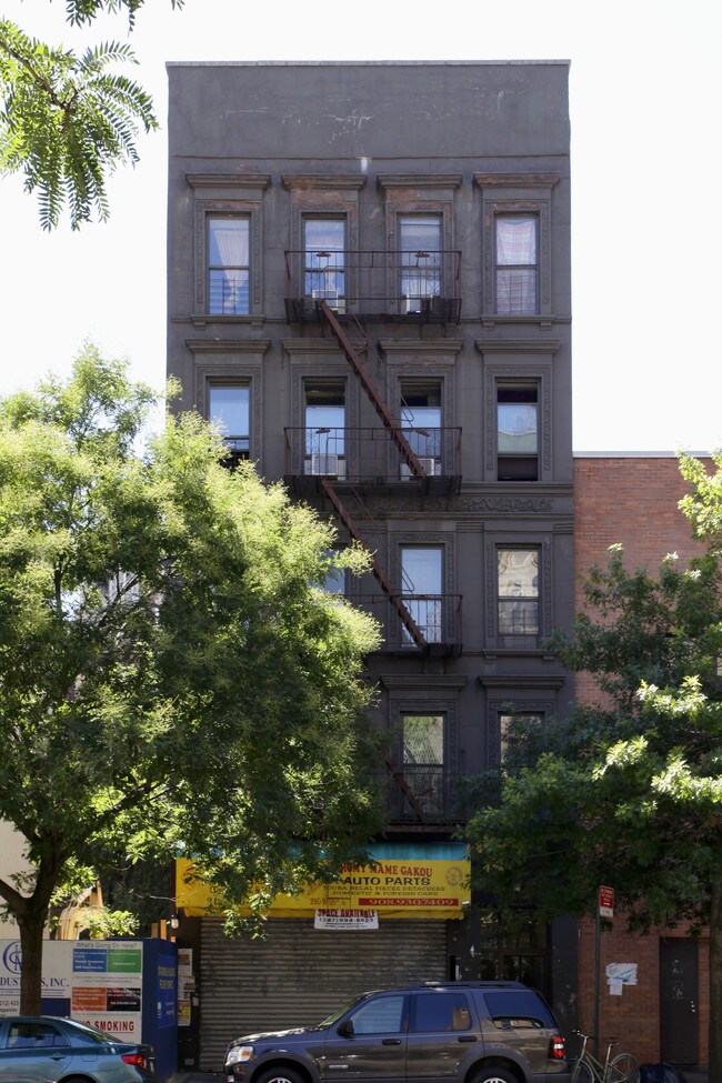 230 W 116th St in New York, NY - Foto de edificio - Building Photo