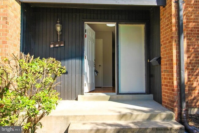 property at 20423 Meadow Pond Pl