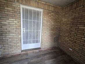 221 Murcia Dr in Laredo, TX - Building Photo - Building Photo