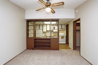 Dogwood Glen in Indianapolis, IN - Building Photo - Interior Photo