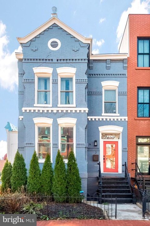 302 M St NW in Washington, DC - Building Photo