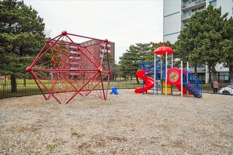 McCowan Apartments in Toronto, ON - Building Photo - Building Photo