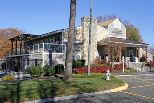The Crossings at Bramblewood in Richmond, VA - Building Photo
