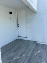 424 Valley Forge Rd in West Palm Beach, FL - Building Photo