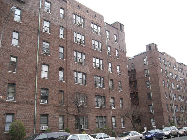 Stratford Hall Condominium in Flushing, NY - Building Photo - Building Photo